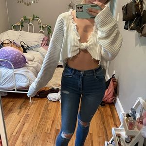 Cropped white Knot sweater !